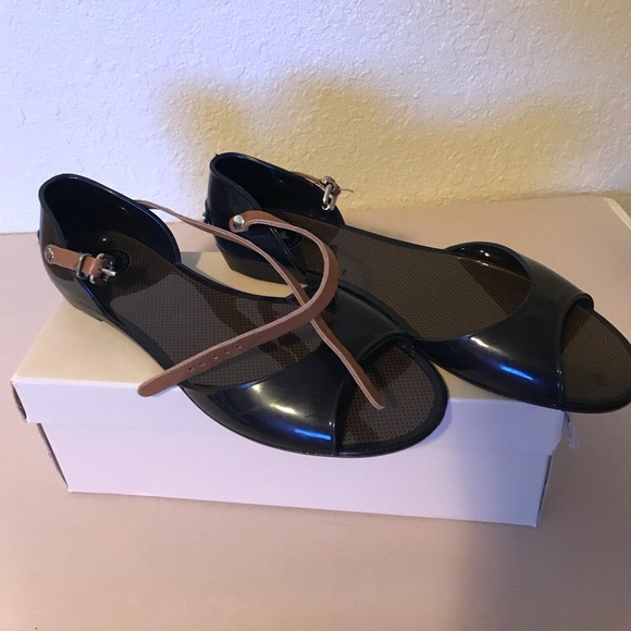 BCBG jelly sandals - Picture 2 of 4